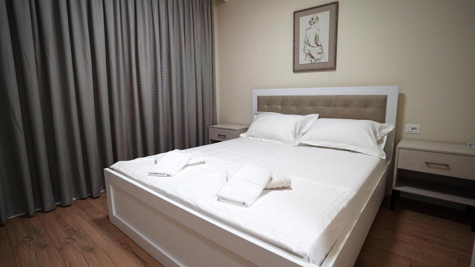 Margen Apartments - Tirana City Center Esterno foto