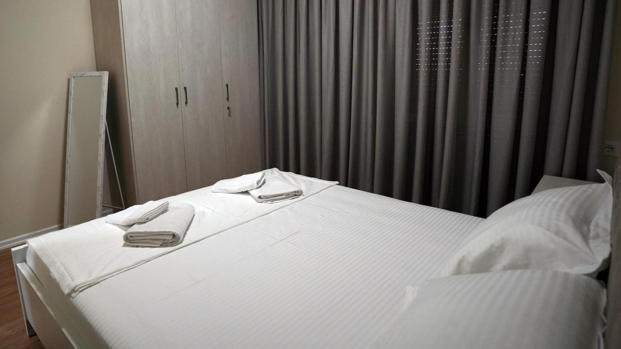 Margen Apartments - Tirana City Center Esterno foto