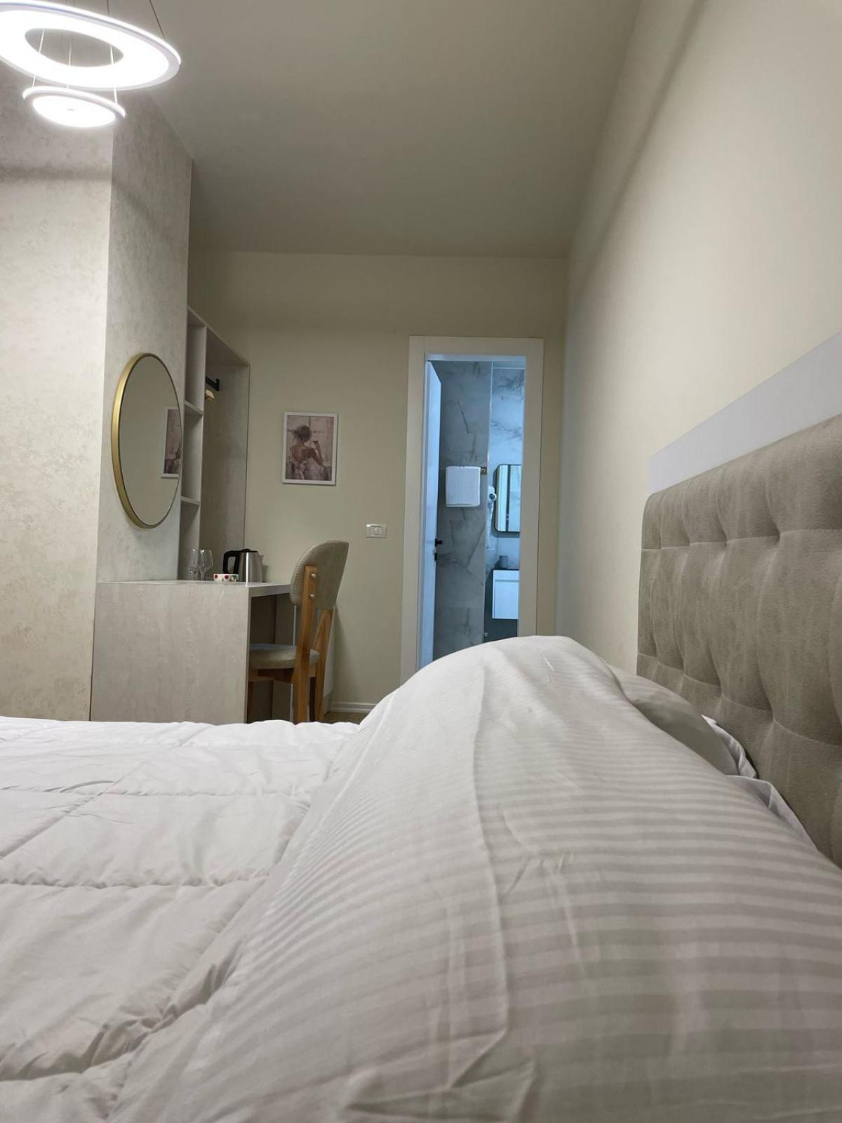 Margen Apartments - Tirana City Center Esterno foto